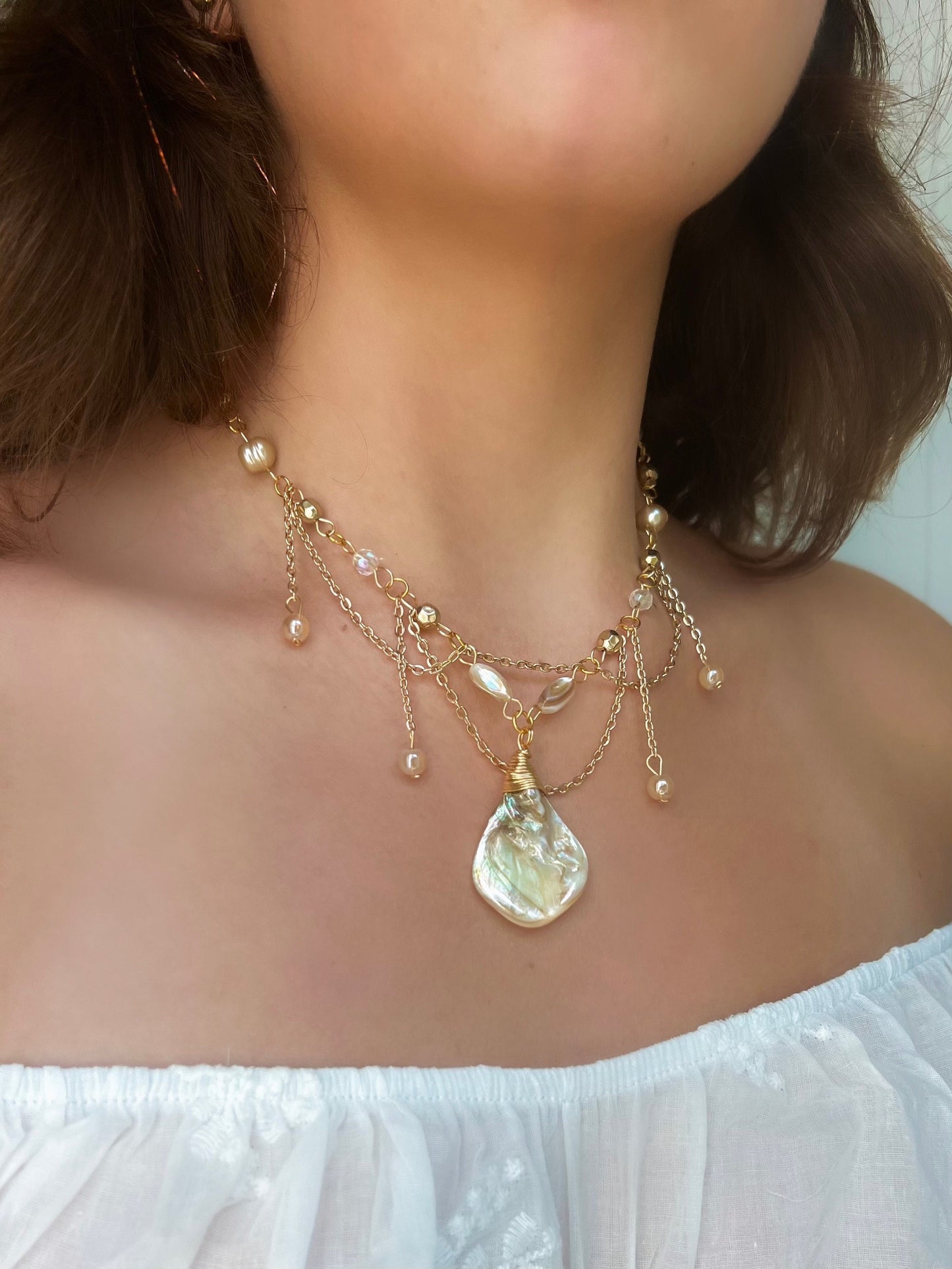 Gold/Silver Pearl Under the Sea Necklace | Unique Pearl Jewelry | Mother of Pearl Necklace | Elegant Statement Piece | Bridal Pearl Necklace