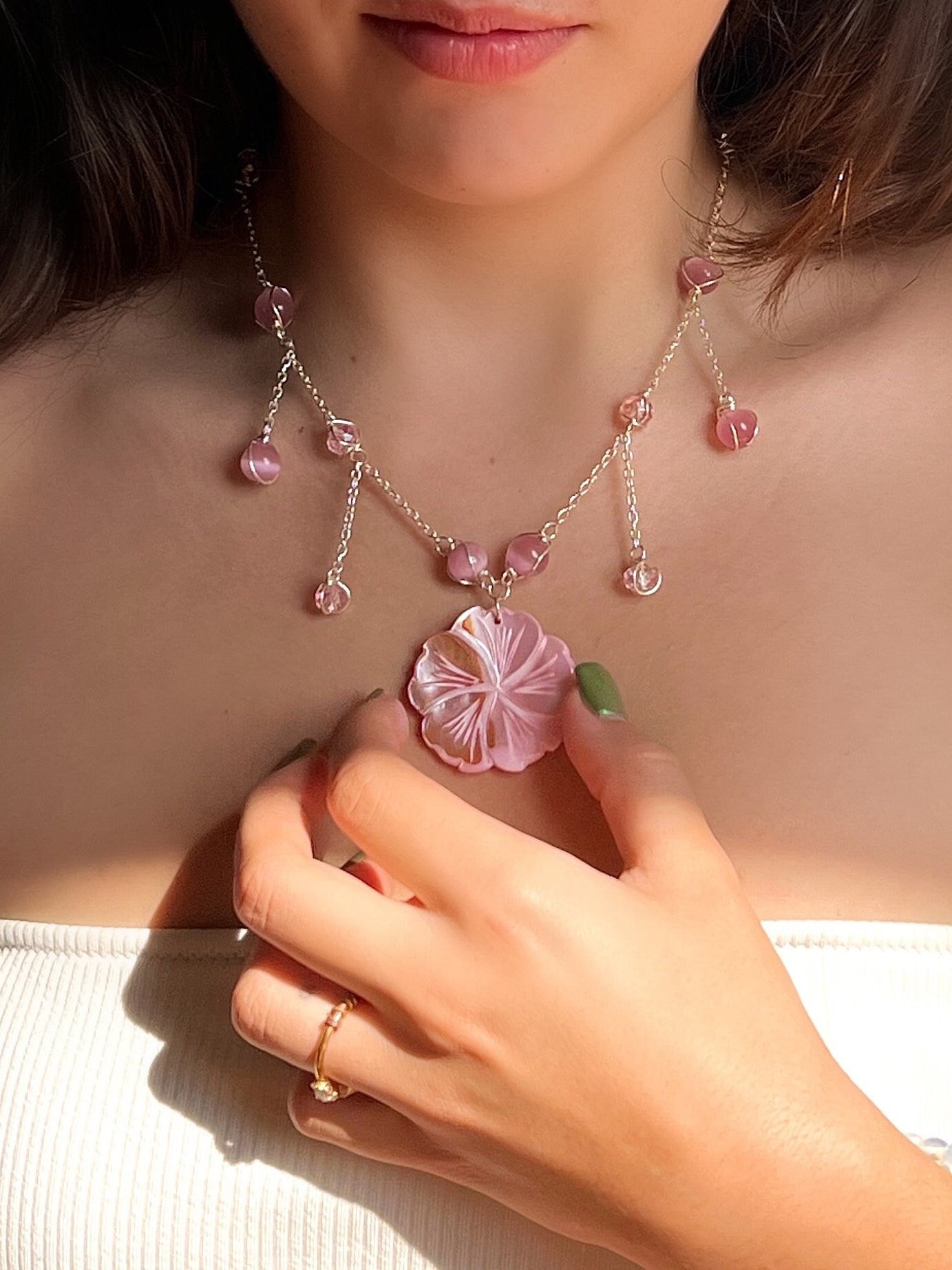 Aloha Pink Necklace Gold/Silver | Unique Hibiscus Jewelry | Mother of Pearl Necklace | Elegant Statement Piece | Flower Necklace