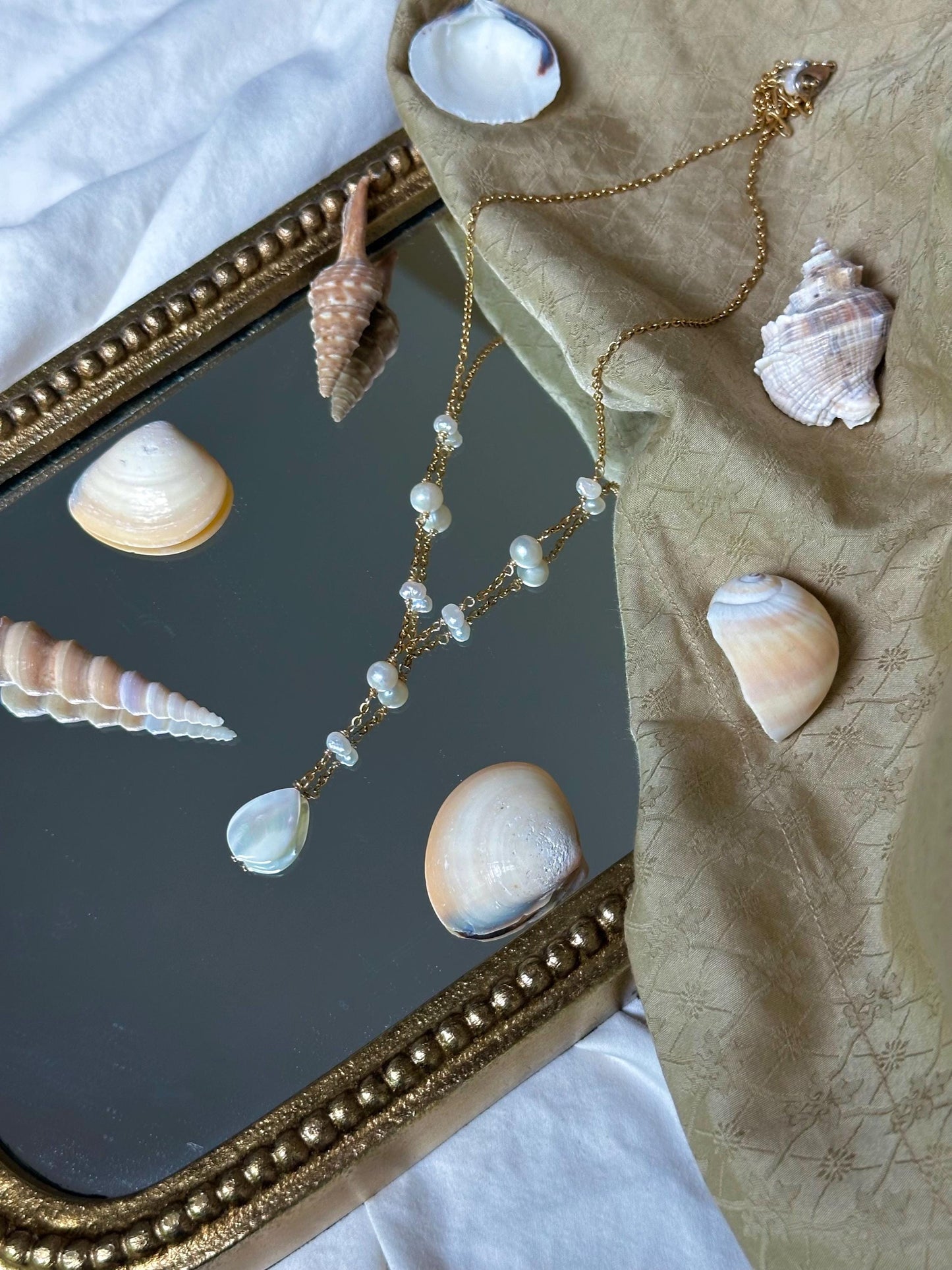 Gold/Silver Pearlescent Necklaces | Unique Pearl Jewelry | Mother of Pearl Necklace | Elegant Statement Piece | Bridal Pearl Necklace Dainty
